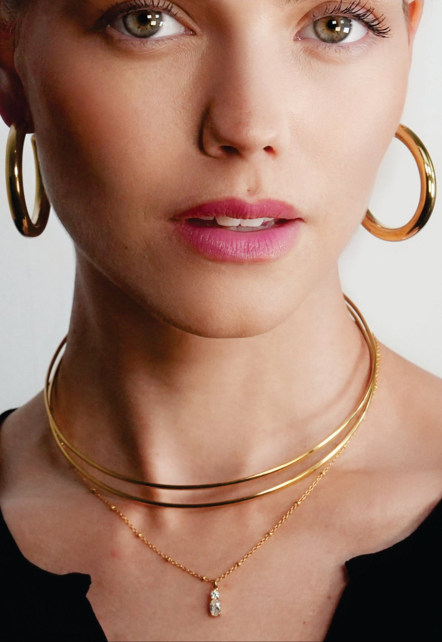 BOBOYI Gold: Mid Width Smooth Finish Effortless Day-to-Night Hoops