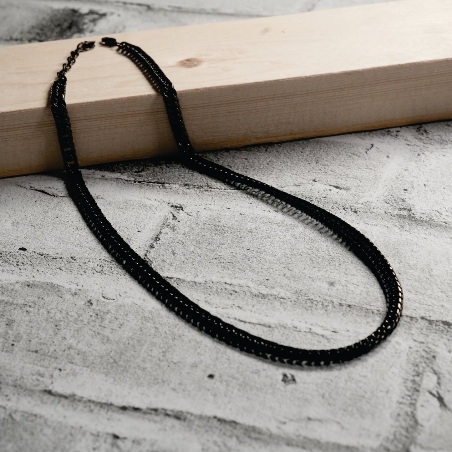 ABASI BLACK: Black Carbon Chunky Link Chain