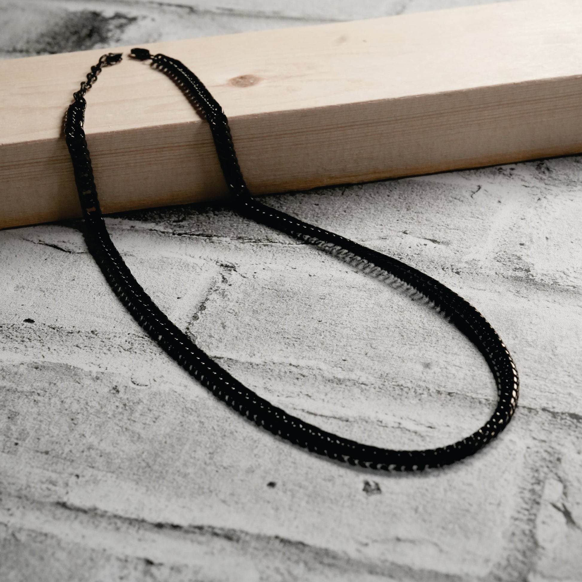 ABASI BLACK: Black Carbon Chunky Link Chain