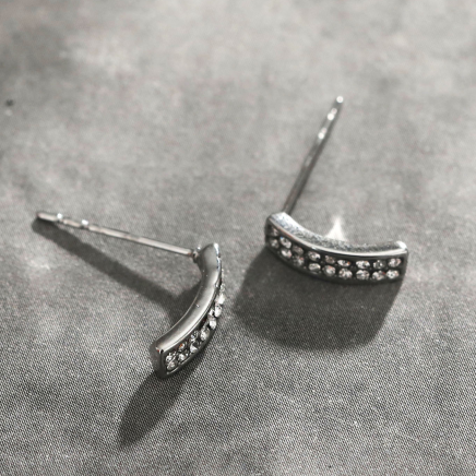 Long curved 2025 bar stud earrings