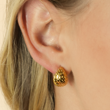 hackney-nine | hackneynine | Style AVERSA 09500: Hammered Texture Tear Drop Stud Earrings