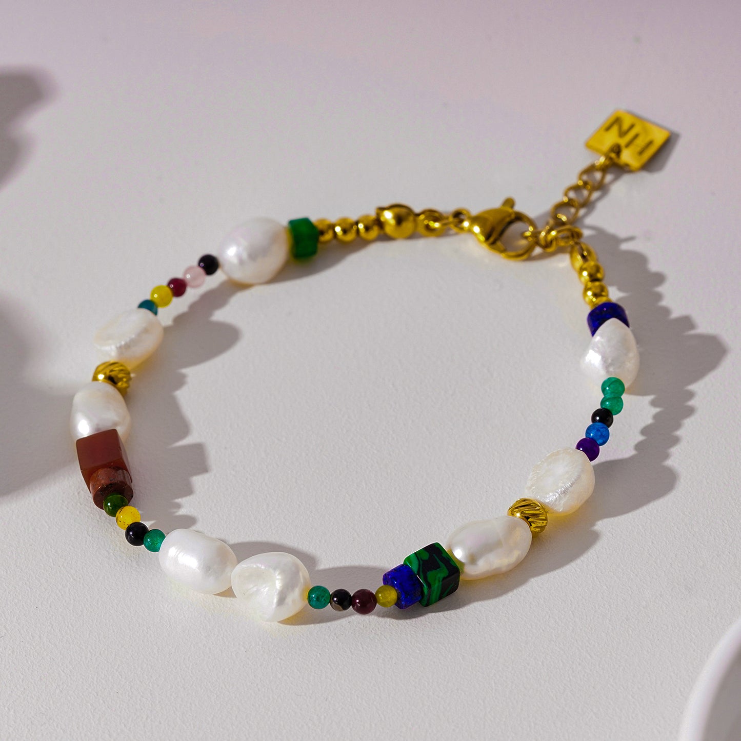 Style AMADIA 4663: Paradise Found - Colourful Bracelet with Gold Beads, Natural Stones, and Freshwater Pearls.