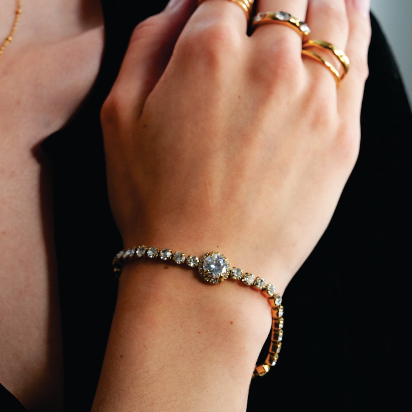 BEREA Gold: Tennis Bracelet with Large Zirconia (CZ) Centrepiece – Timeless Elegance for Every Occasion