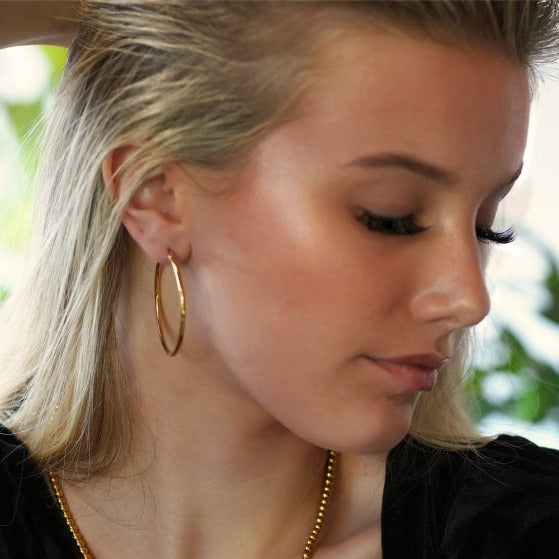 BIANCA: Classic Essential Hoop Earrings Gold