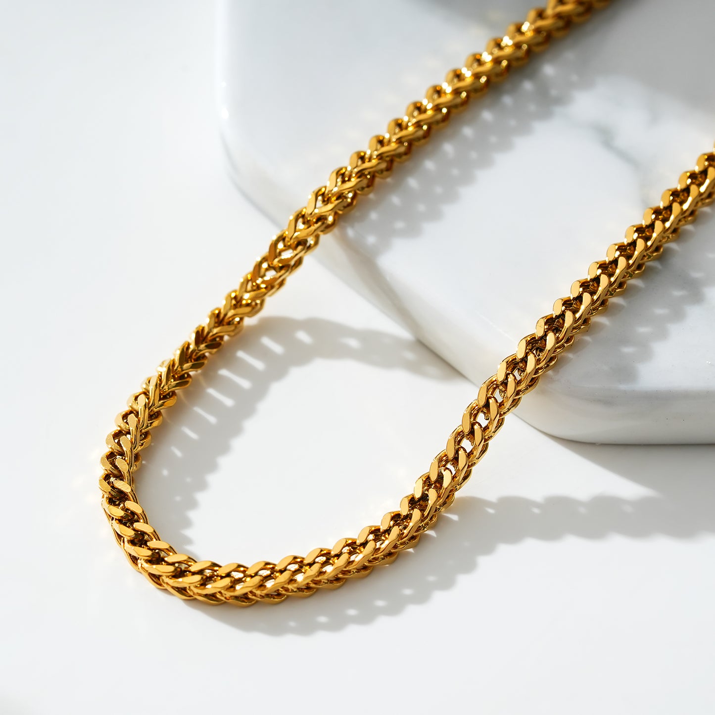 Style BRIELLA LG 9471G: Cuban Link Chain Gold Anklet.