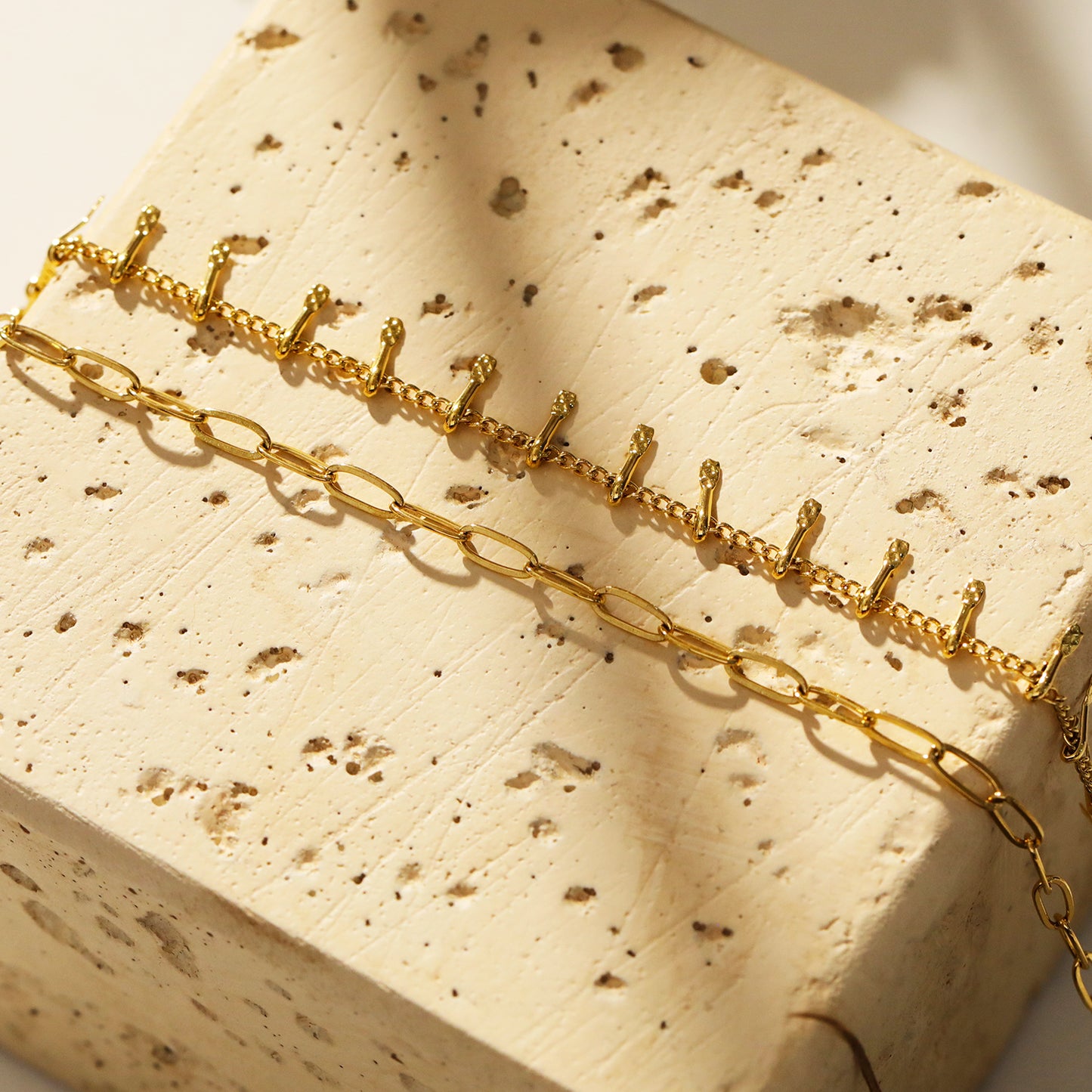 Style BRONTE 85460: Layered 2-Chain Necklace with Minimalist PaperClip Chain & Ornate Hook Chain.