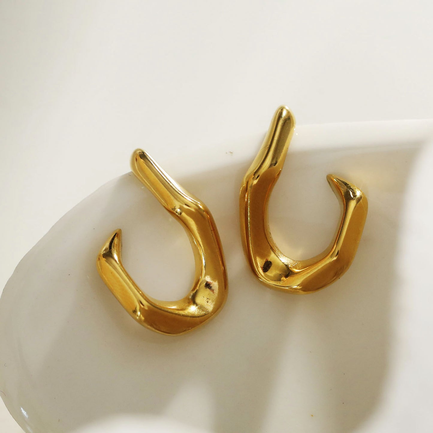 CAGLIO Abstract Shaped Hoop Earrings in Gold