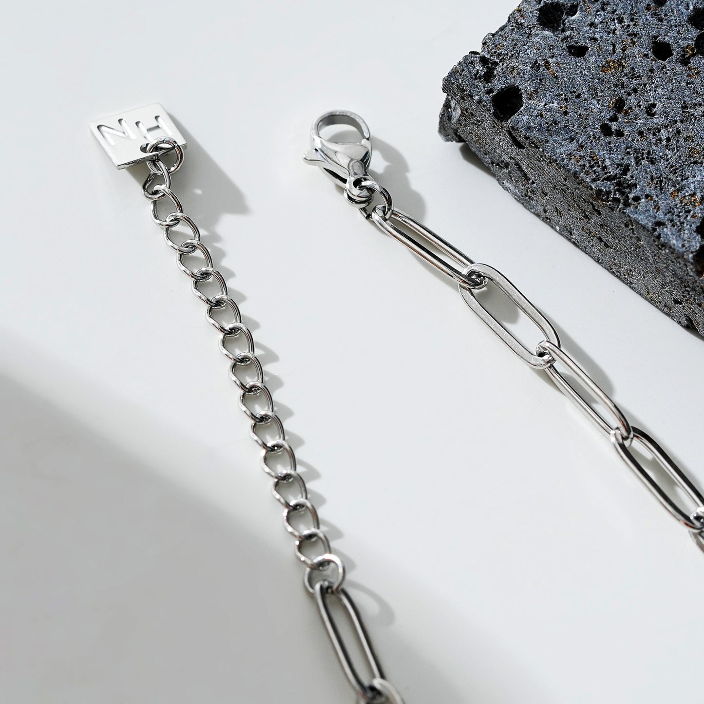 Style HAKILA LG 5800S: Essential Silver Chain Link Paper-Clip Anklet.