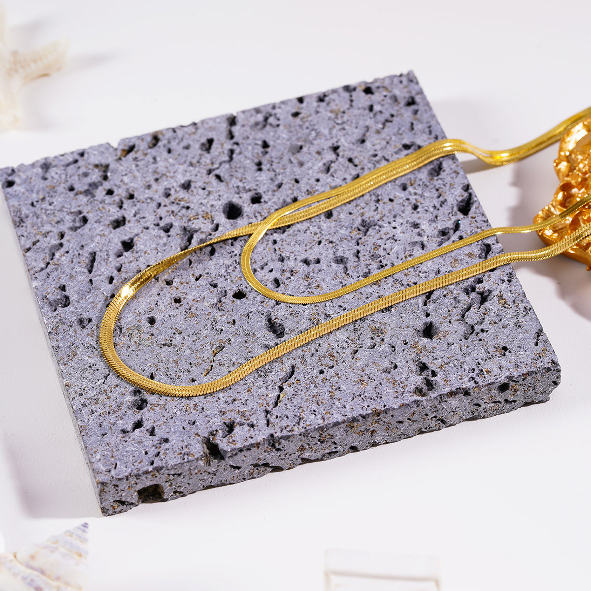 Style GINTA 7312: Snake-Skin Textured 2-Layer Gold Necklace.