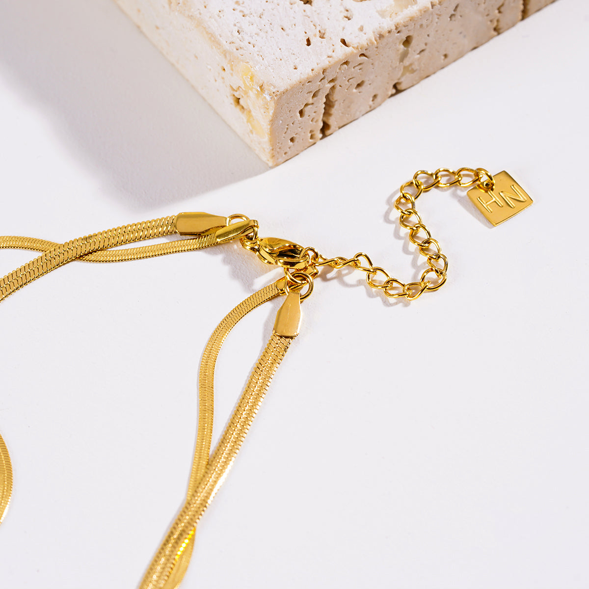 Style GINTA 7312: Snake-Skin Textured 2-Layer Gold Necklace.
