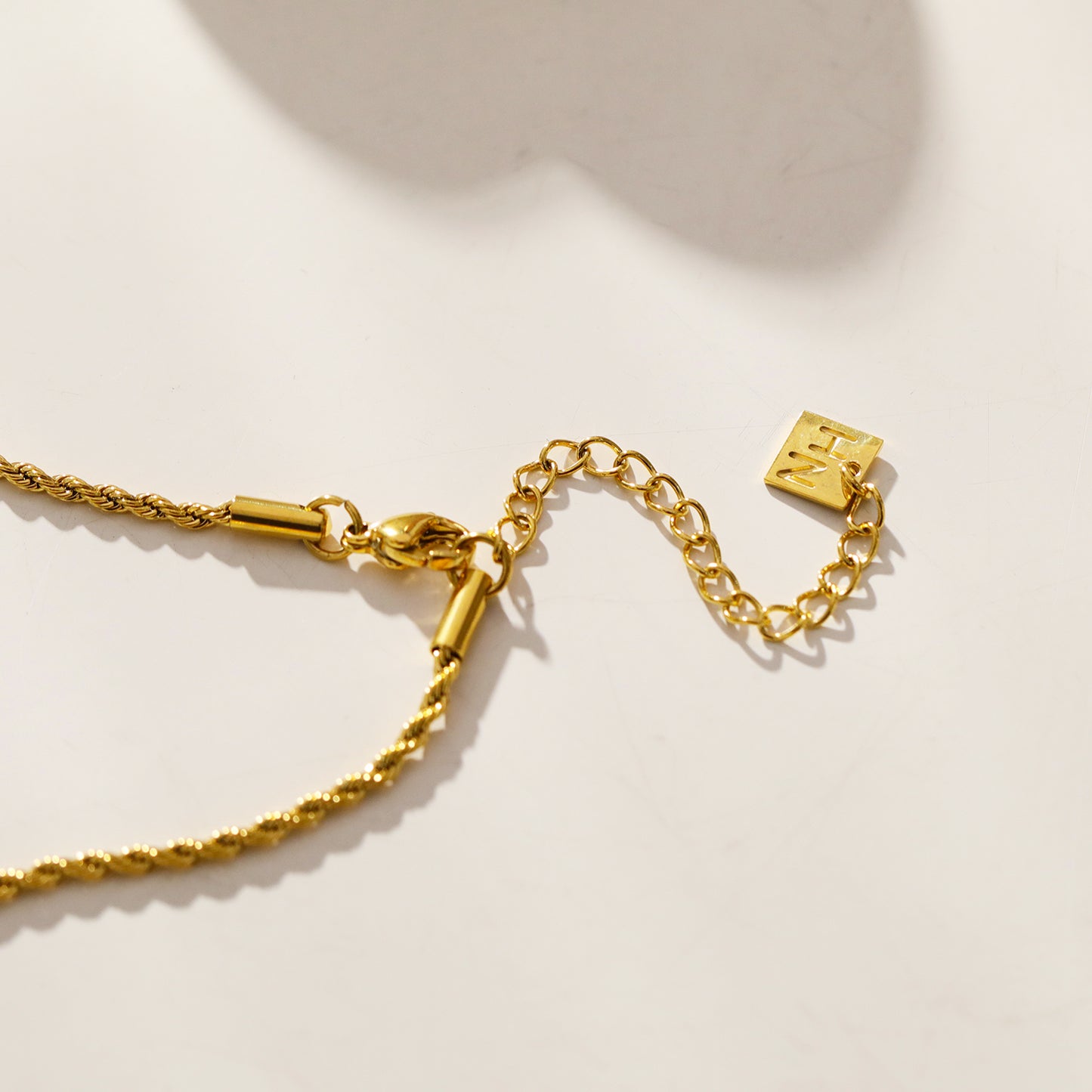 hackney-nine | hackney-nine-jewellery | Style GIVERNY 45242: Ornate Abstract Heart Pendant on a Rope Chain Necklace.