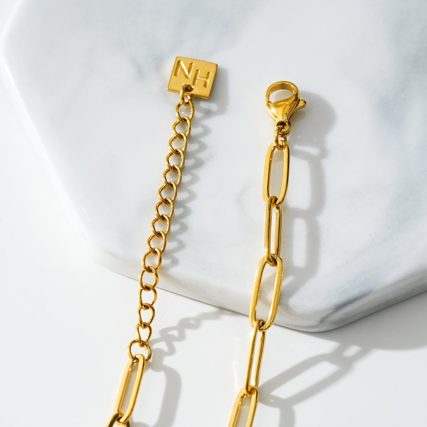 Style HAKILA LG 5800G: Essential Gold Chain Link Paper-Clip Anklet.