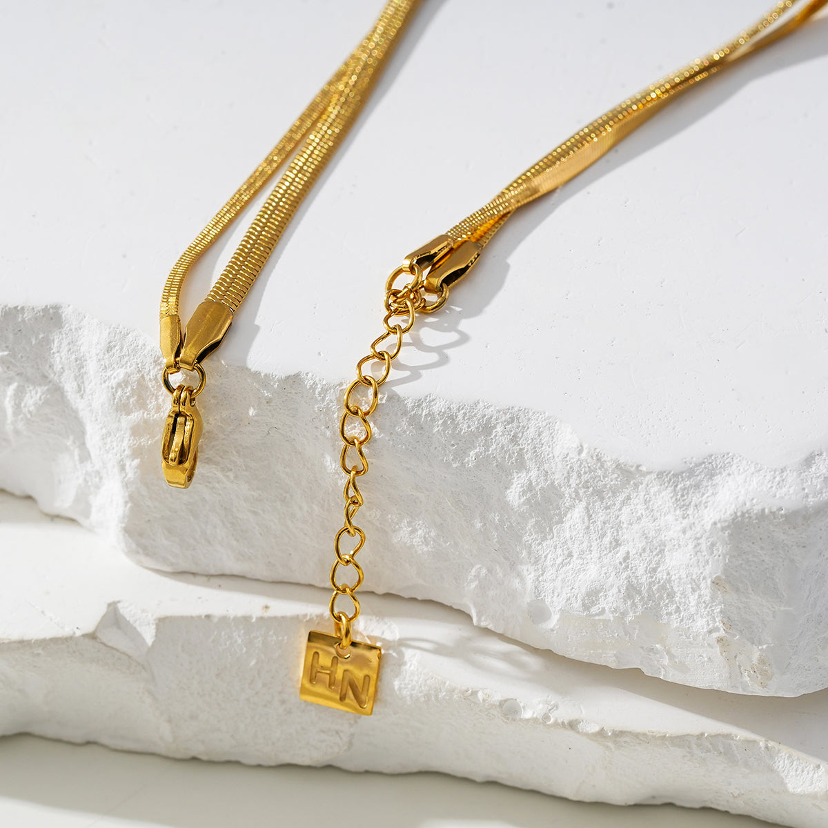 Style INESE LG 6497: Snake-Skin Textured 2-Layer Gold Anklet.