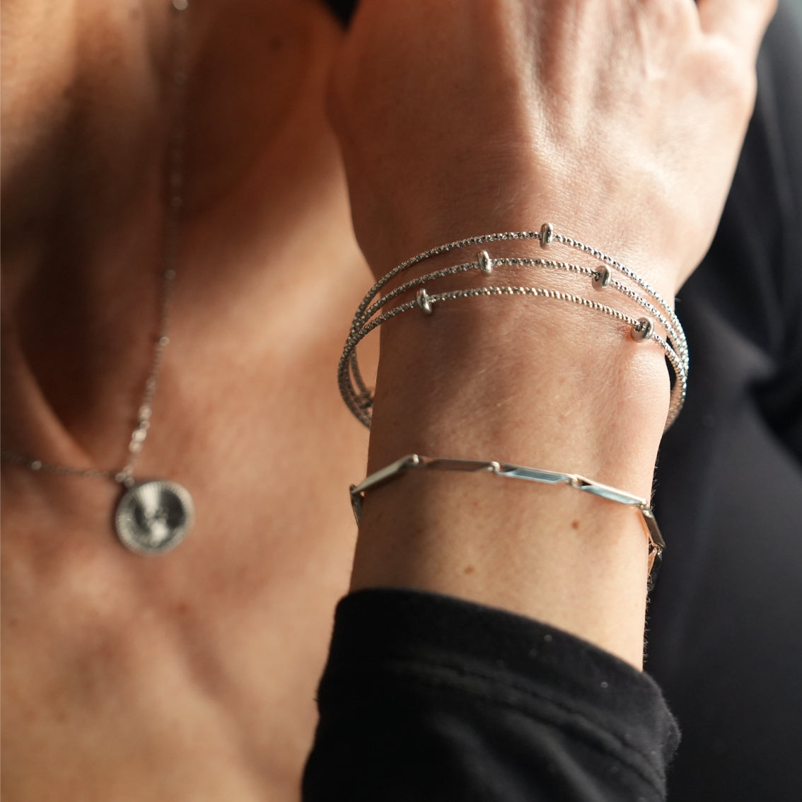Style INTARSI Silver: Minimalist Geometric Shaped Beaded Chain Bracelet