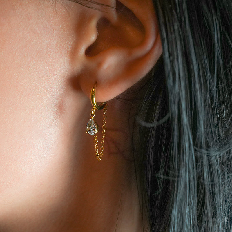 Style KAZUKA 8726: Hoop Earrings with Pear-Shaped Zirconia Charm and Dainty Chain.