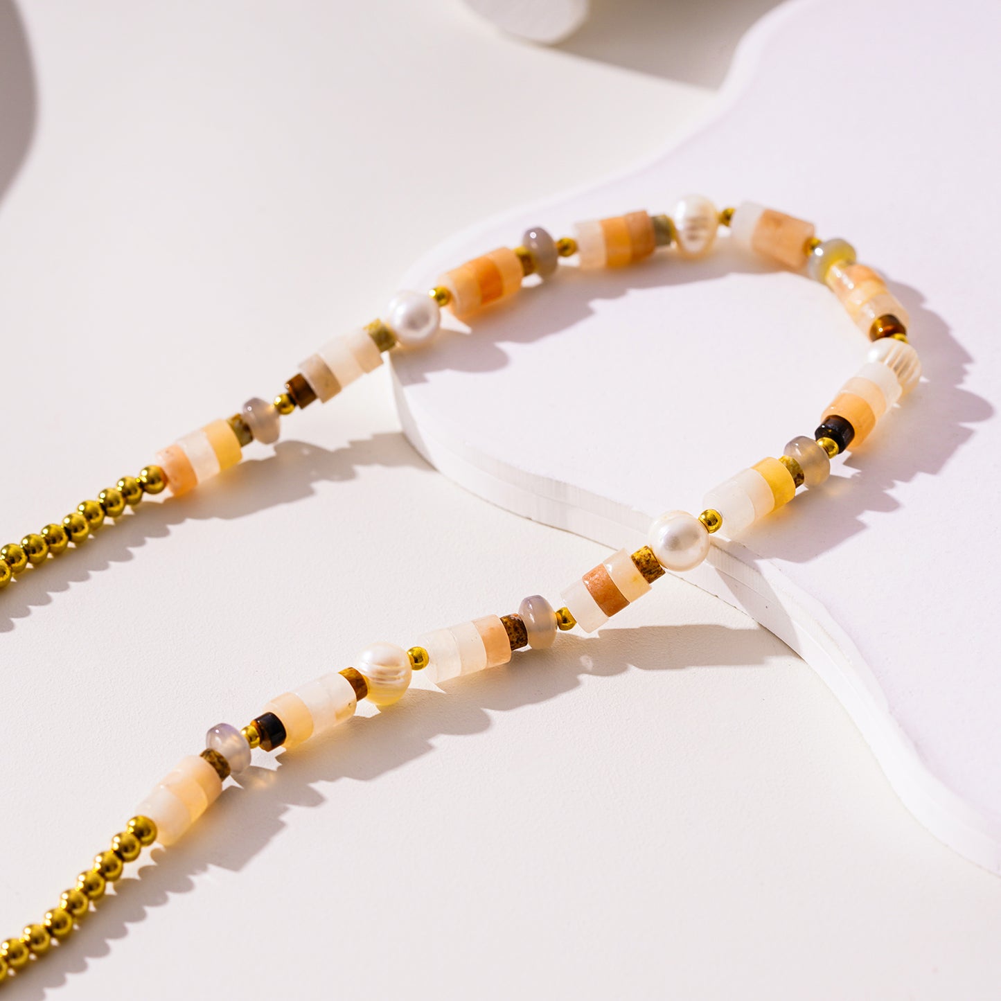 Style OSTIA 3758: Chalcedony Stones, Fresh Water Pearls &amp; Gold Ball-Beaded Necklace.