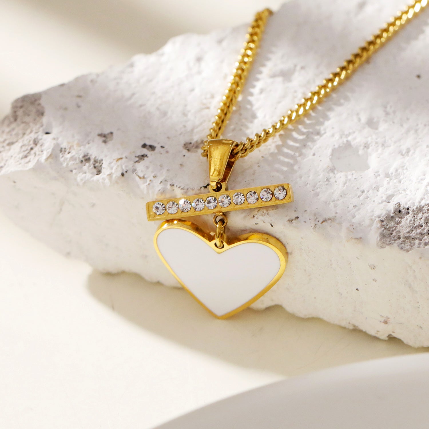 Style BONNYRIGG 48588: Enamel Heart Pendant & Zirconia Embedded Bar Chain Necklace