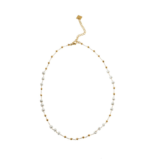 SANTA CRUZ White: Gold & White Stone Beaded Chain Necklace
