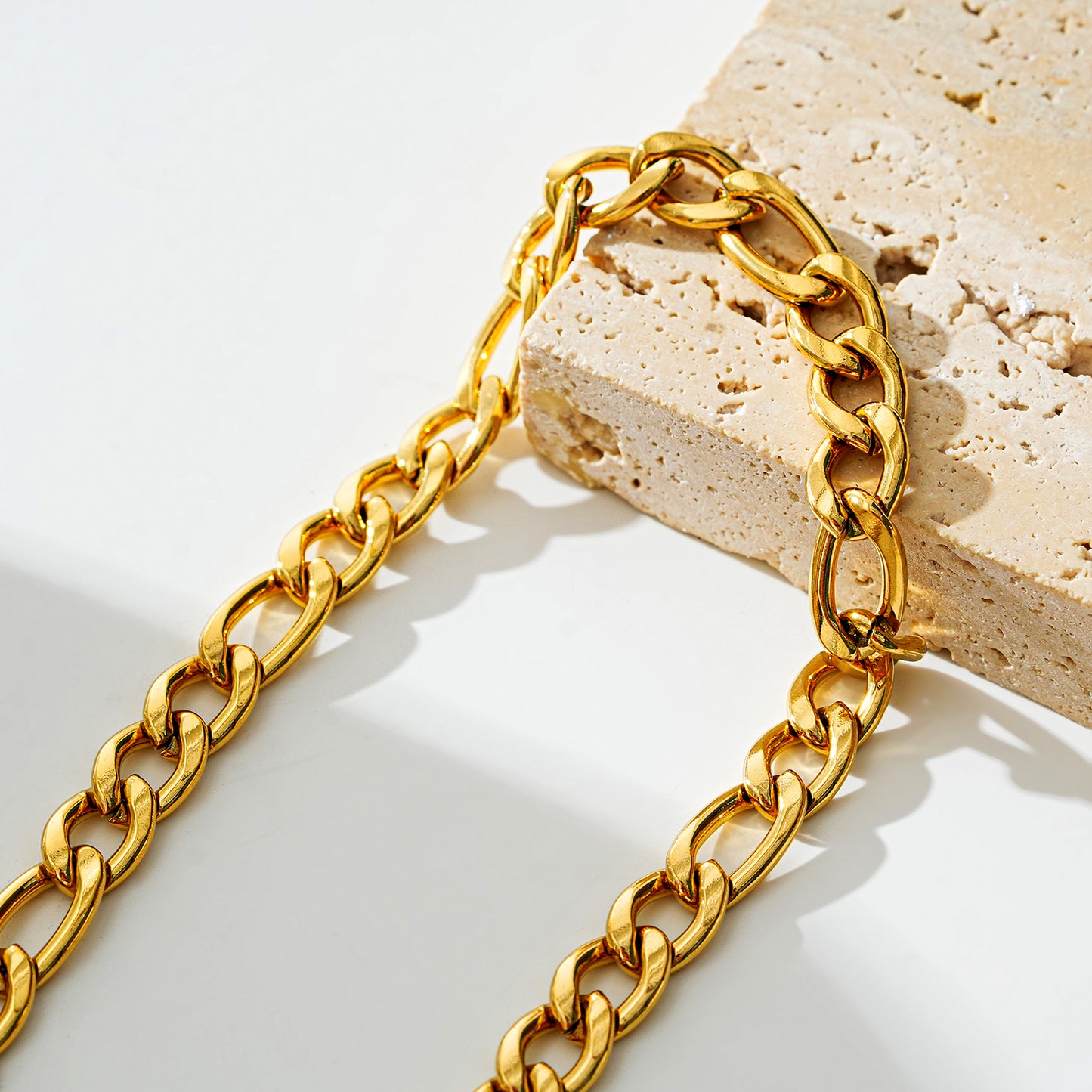 Style SUTTON 6442: Cuban-Link Statement Chain Necklace