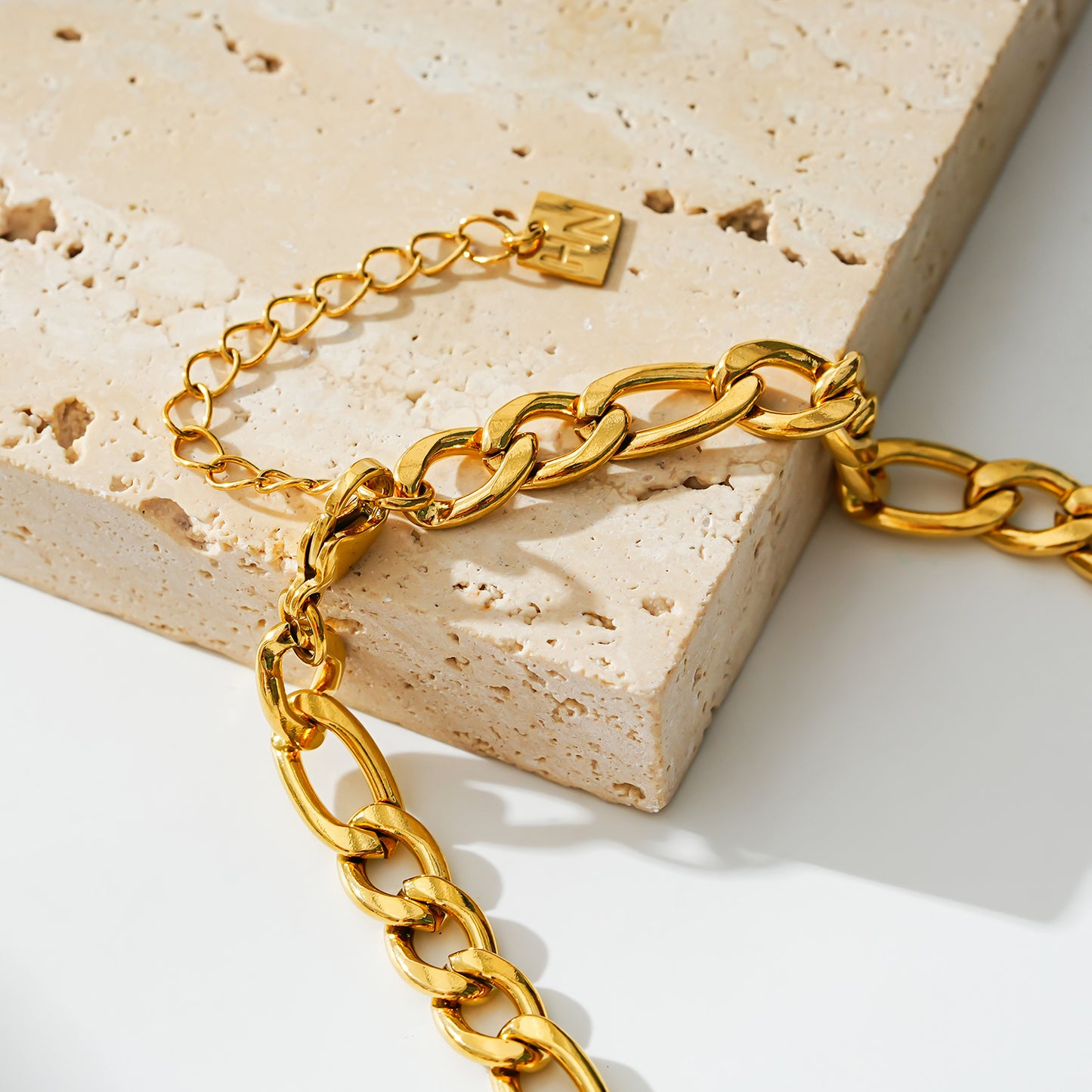 Style SUTTON 6442: Cuban-Link Statement Chain Necklace