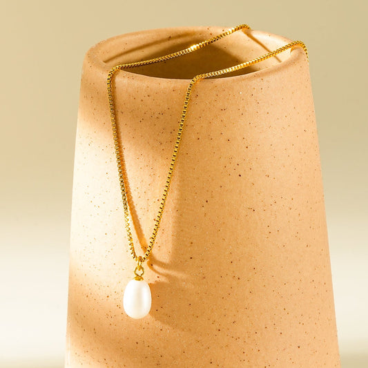 SZILVIA Gold: Minimalist Chic - Mini Box Chain Necklace with Freshwater Pearl Charm