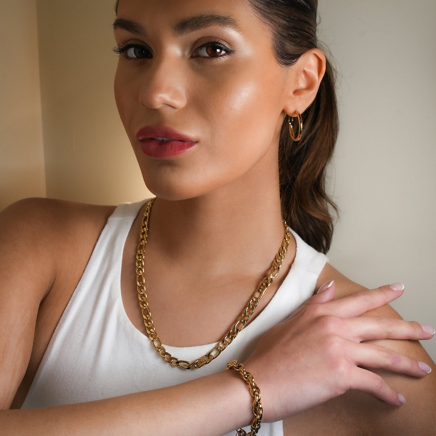 Style YOSHIKO 9672: Mid-Width Essential Hoop Earrings Gold Size A (2 cm)