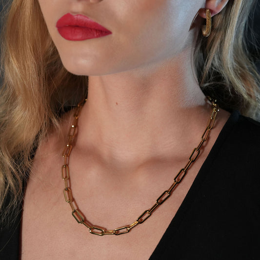 BAYSWATER 18": Contemporary Paper Clip Gold Chain Necklace