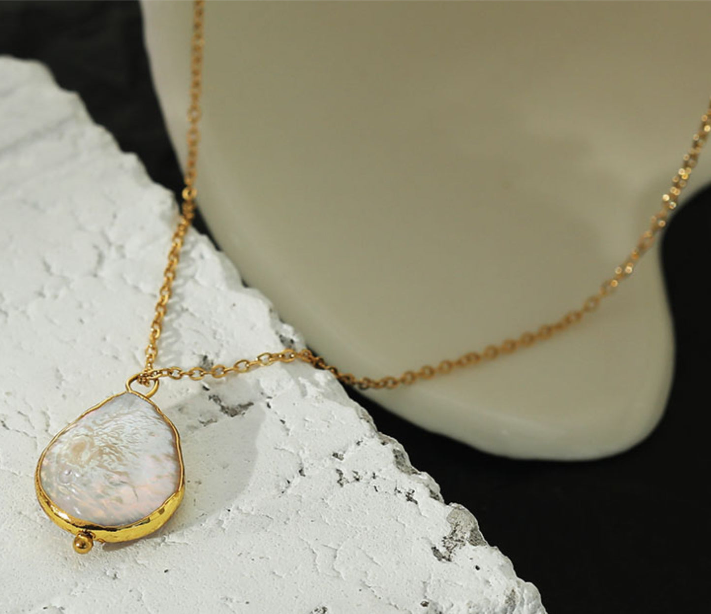 NOEMI21294_necklace | hackney nine | hackneynine | necklace | earrings | charms | jewelry | jewelry-store | pandora | bracelet | shop-jewelry | gold-jewelry | heart-Jewelry | Inspirational-jewelry | dainty-jewelry | dainty_chain | shell_pendant | ocean_inspired 