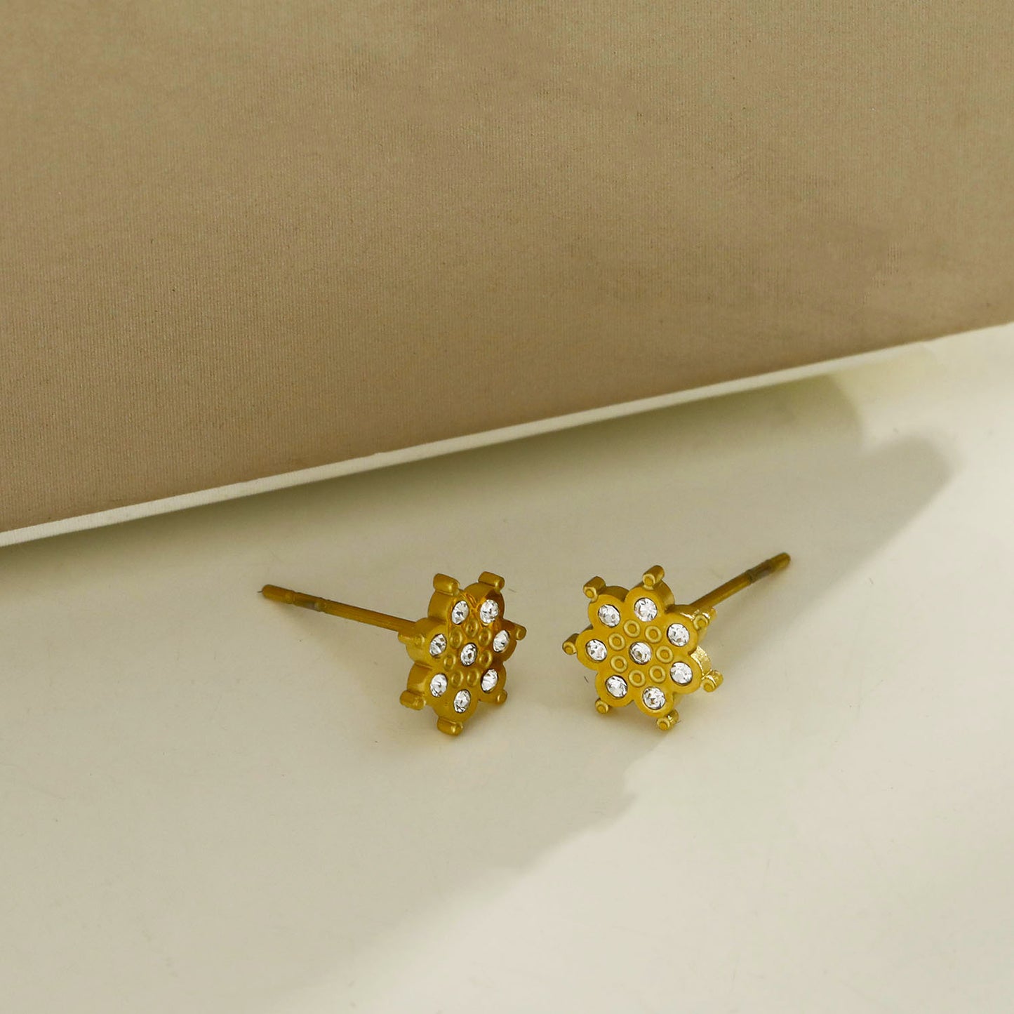 AGNES 'Be a Star' Zirconia Studs