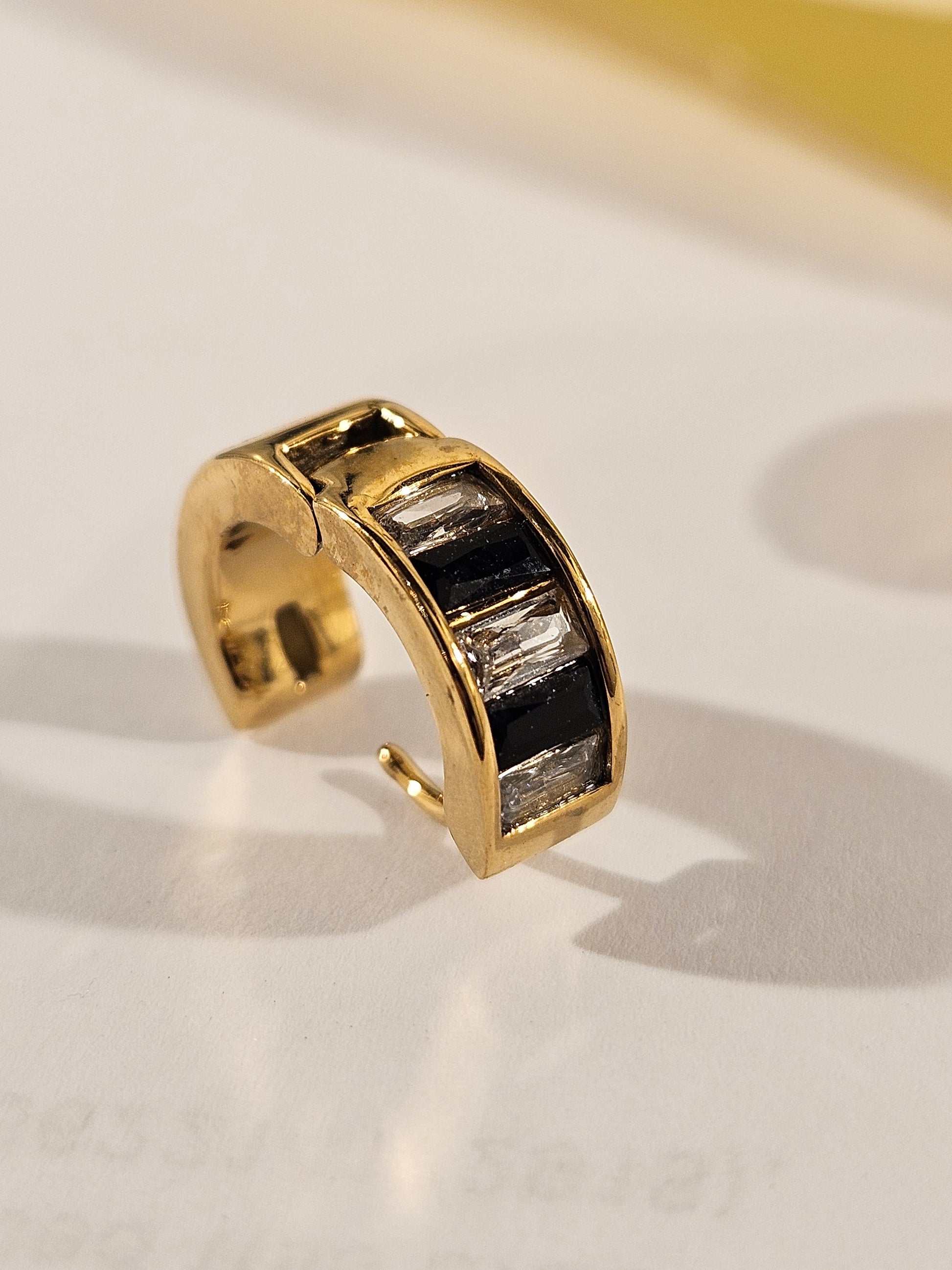 Style LOTTA 122216: Black & White Embedded Zirconia Mini Hoop Earrings.