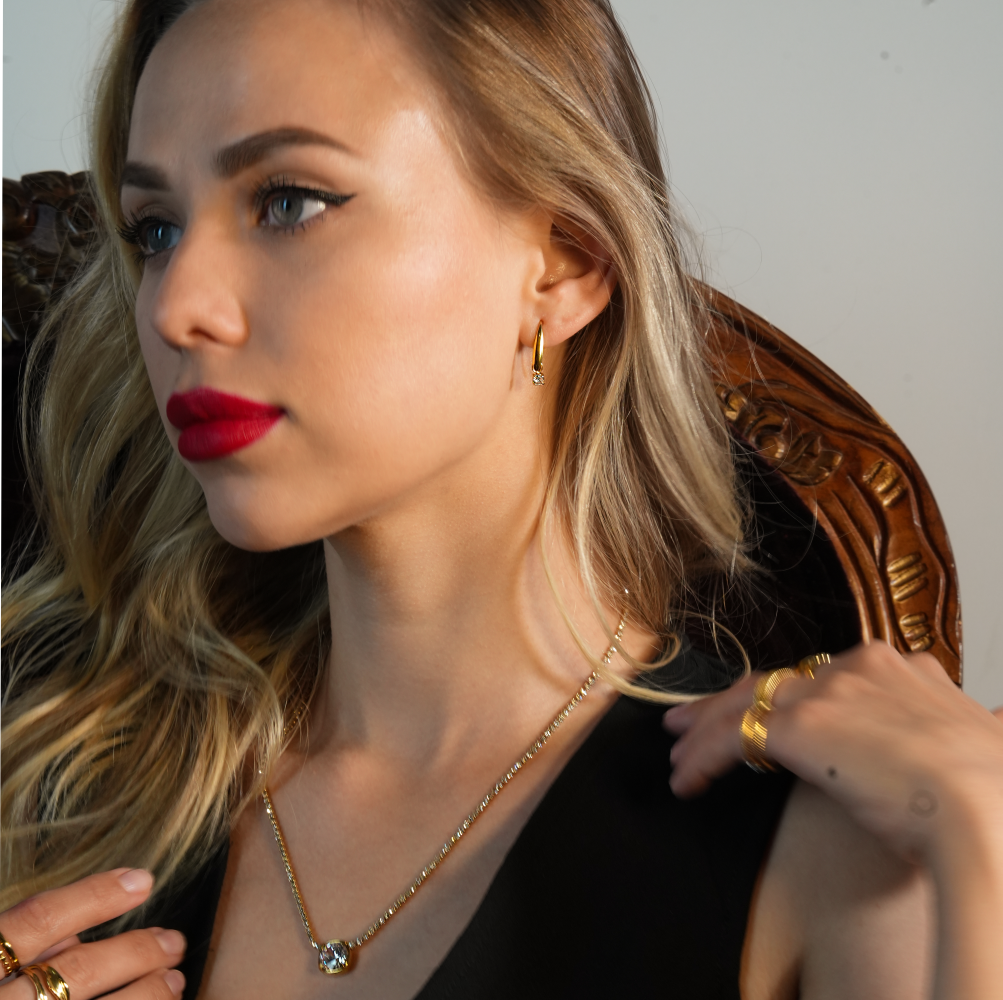 hackney-nine | hackneynine | Style AURA 83824: Bezel-Set Zirconia Pendant on a Mini-Zirconia Beaded Chain Necklace.