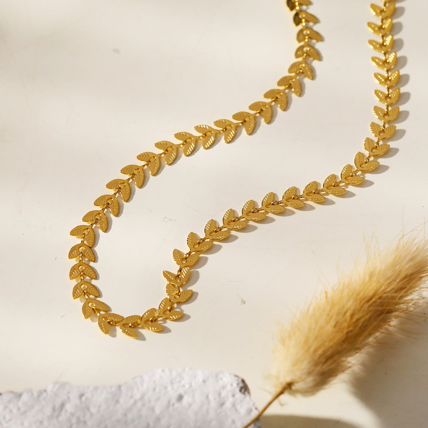 hackney-nine | hackney-nine-jewellery | hackneynine | Style ALALA 95766: Botanical Beauty Embossed Leaf Necklace.
