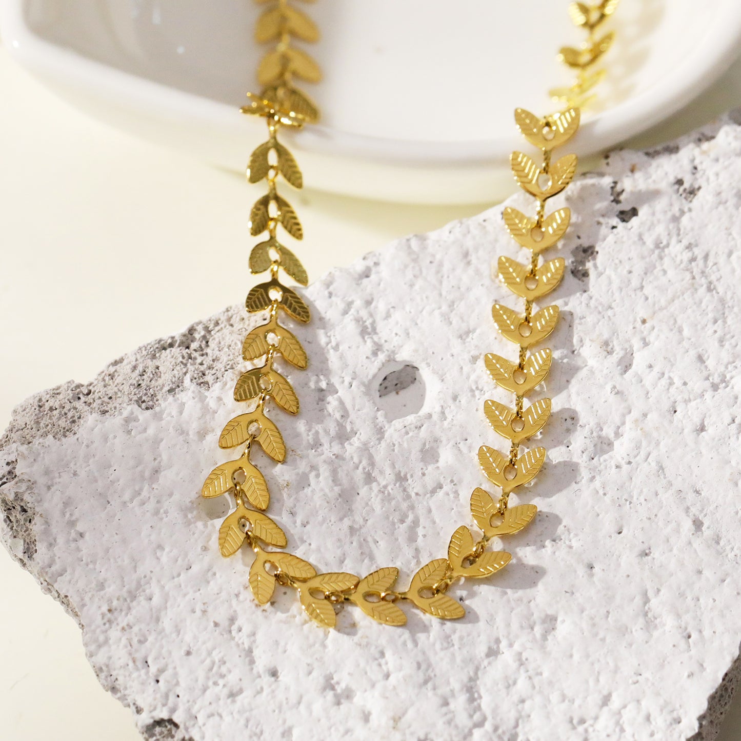 hackney-nine | hackney-nine-jewellery | hackneynine | Style ALALA 95766: Botanical Beauty Embossed Leaf Necklace.