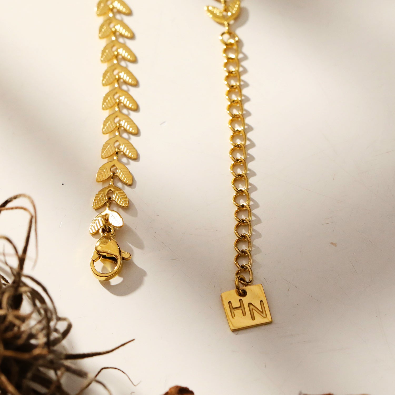 hackney-nine | hackney-nine-jewellery | hackneynine | Style ALALA 95766: Botanical Beauty Embossed Leaf Necklace.