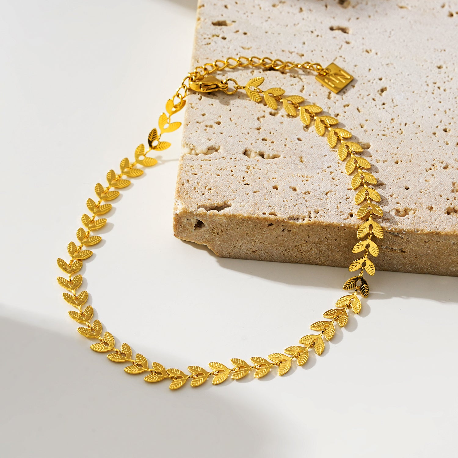 Style ALALA LG 1529: Botanical Beauty Embossed Leaf Anklet.