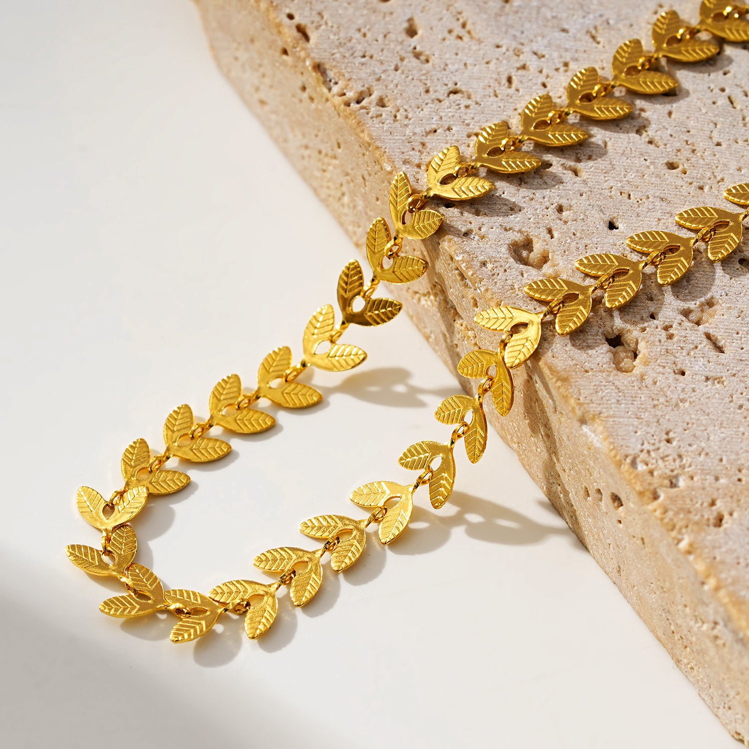 Style ALALA LG 1529: Botanical Beauty Embossed Leaf Anklet.