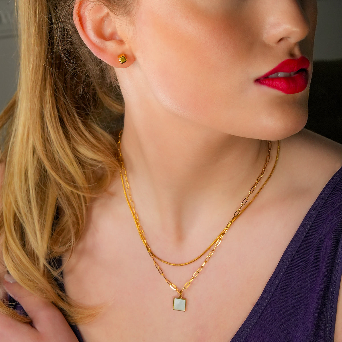 Style ANNABELLA 0092: Minimalist Metal & Shell Square Pendant on a Paper-Clip Chain Necklace.