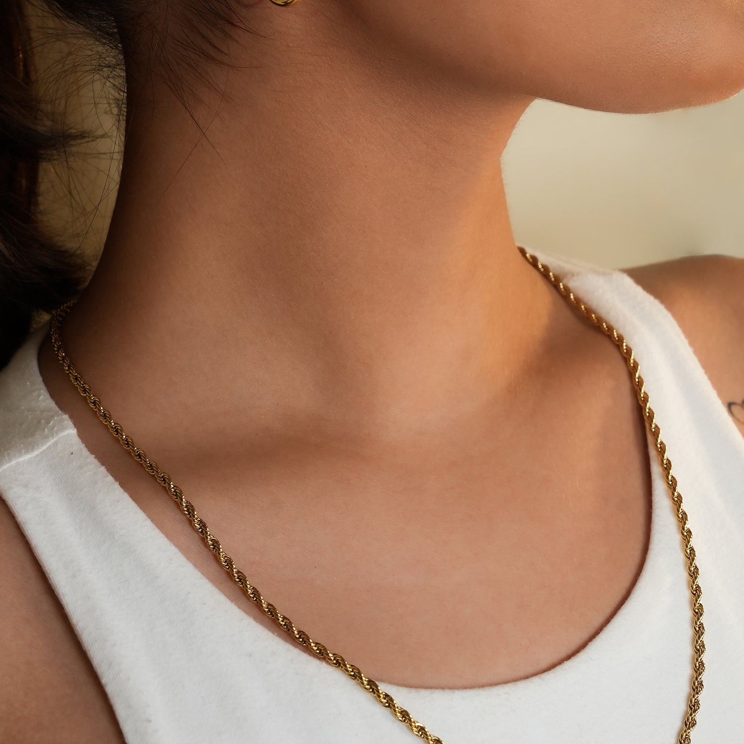 Style BALHAM 7678: Rope Chain Textured Gold Necklace