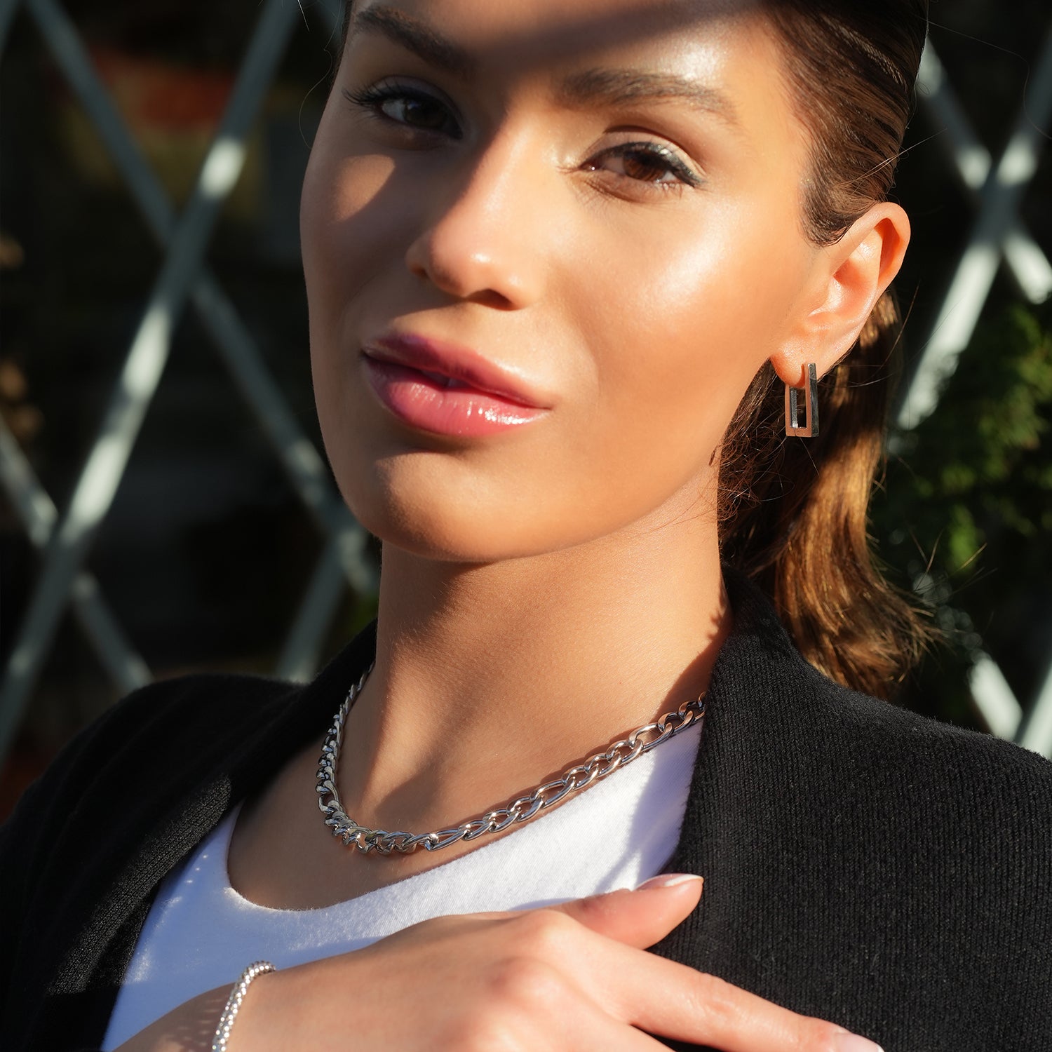 Style BROMLEY 6138: Cuban-Link Statement Chain Necklace in Silver