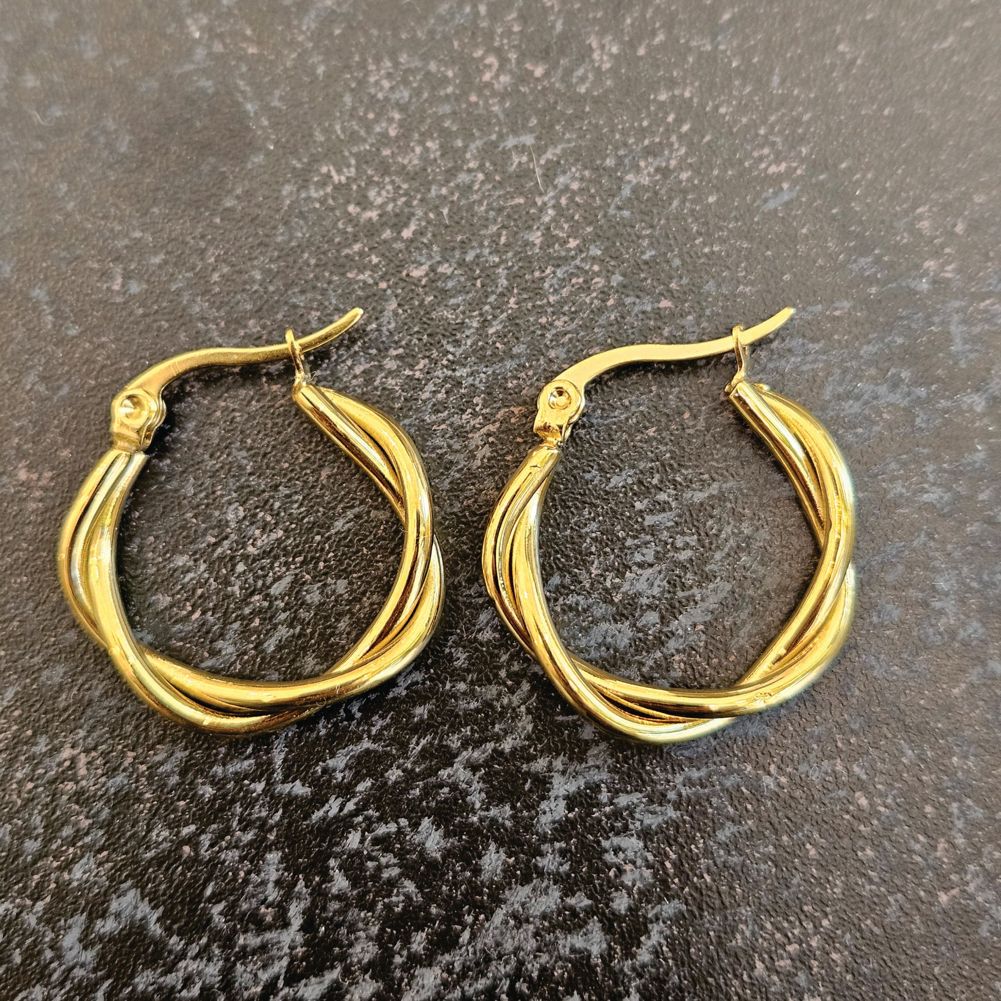 CARLOTA Gold: Twisted Rope Design Hoop Earrings