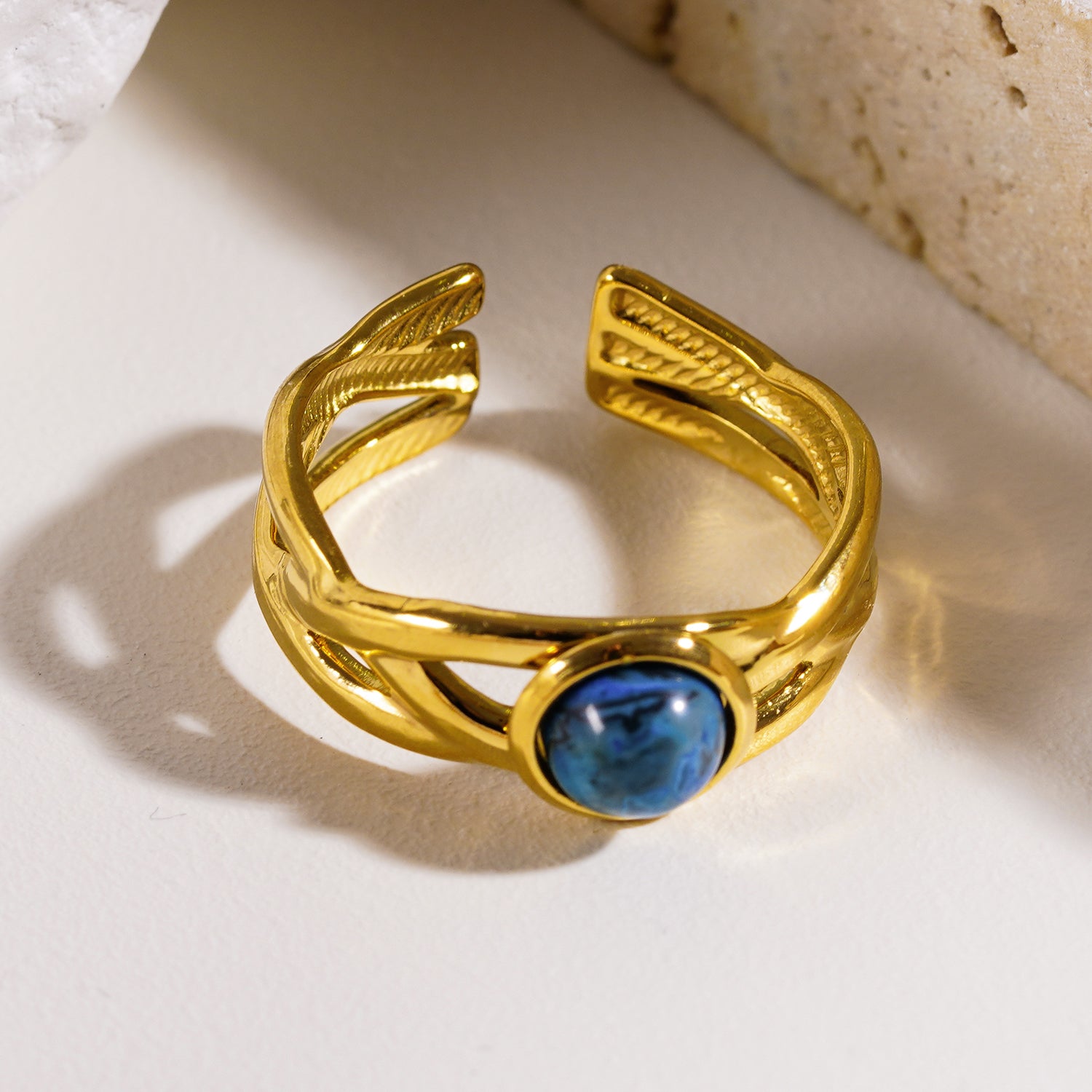 Style CHESA 1132: Twisted Stacked Ring with Natural Stone Centre Piece.