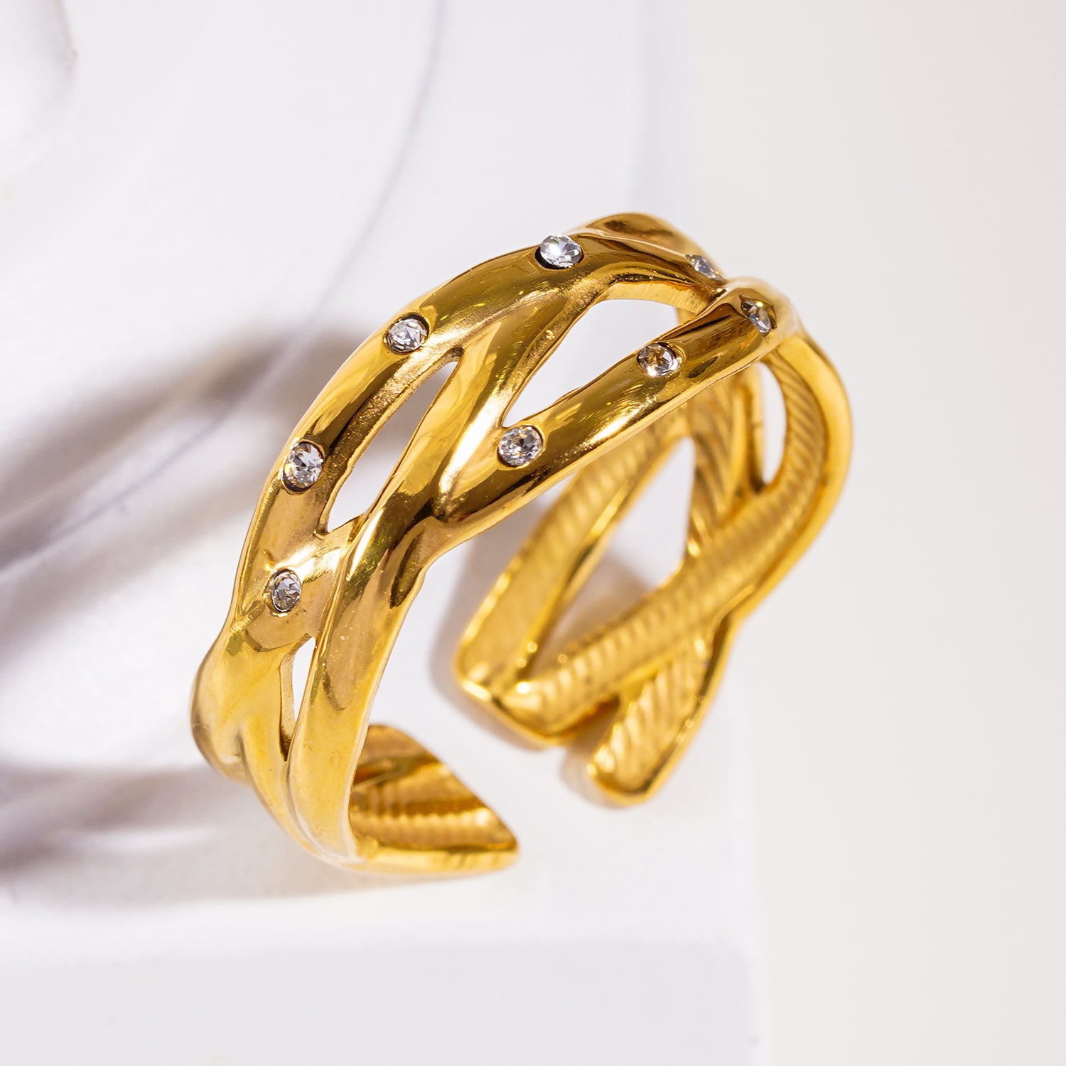 Style DARI 7234: Intertwined Stacked Ring with Mini Zirconia Highlights