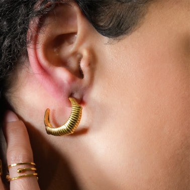 Style DOLCEDA: Art Deco Inspired Geometric Hoop Gold Earrings