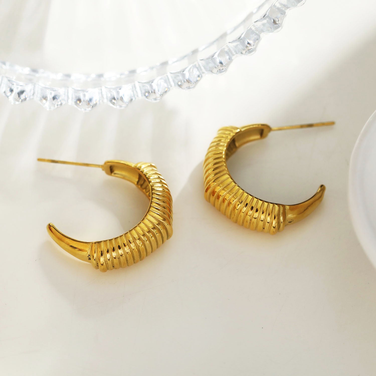 Style DOLCEDA: Art Deco Inspired Geometric Hoop Gold Earrings