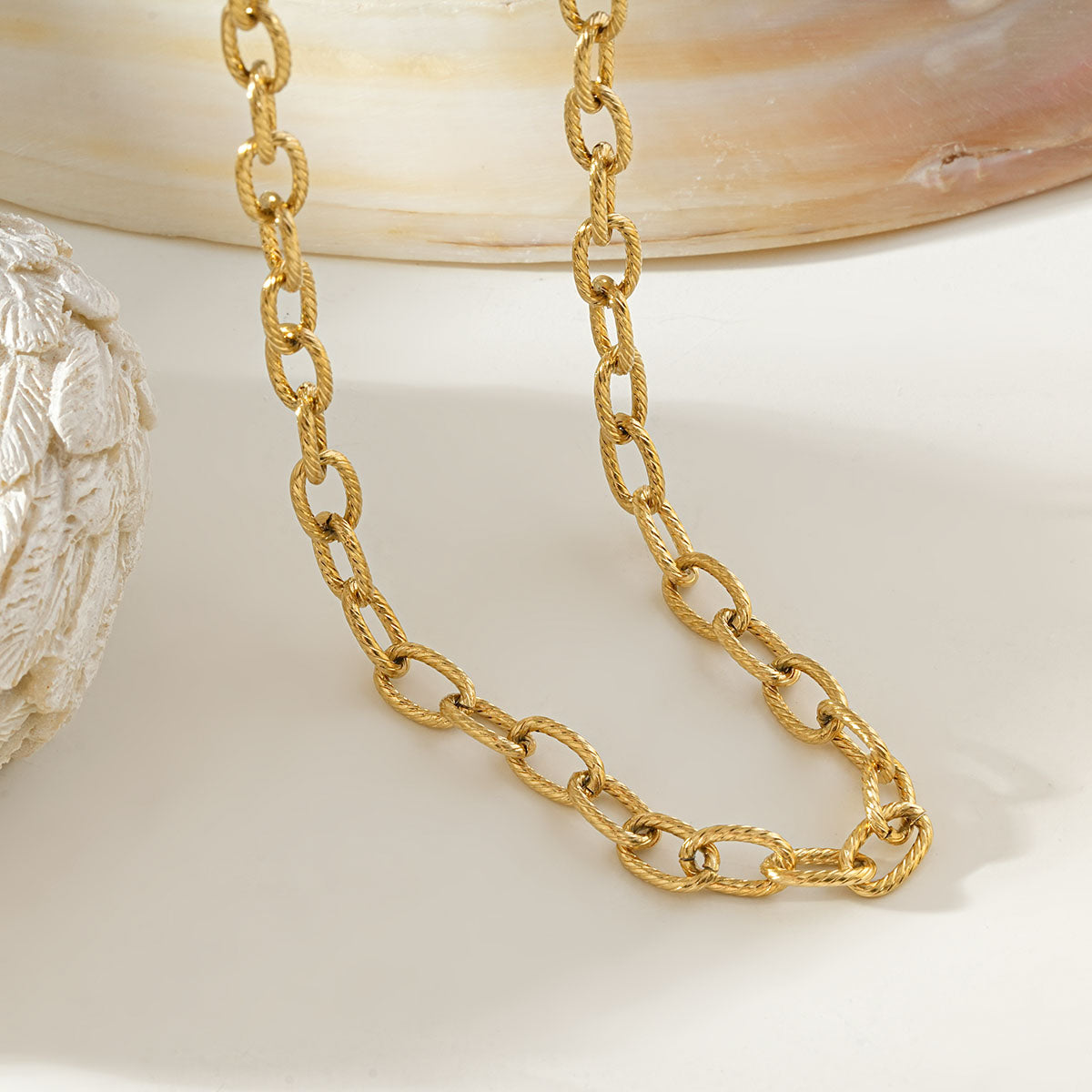 KYA Gold: Twisted Oval Link Chain Necklace