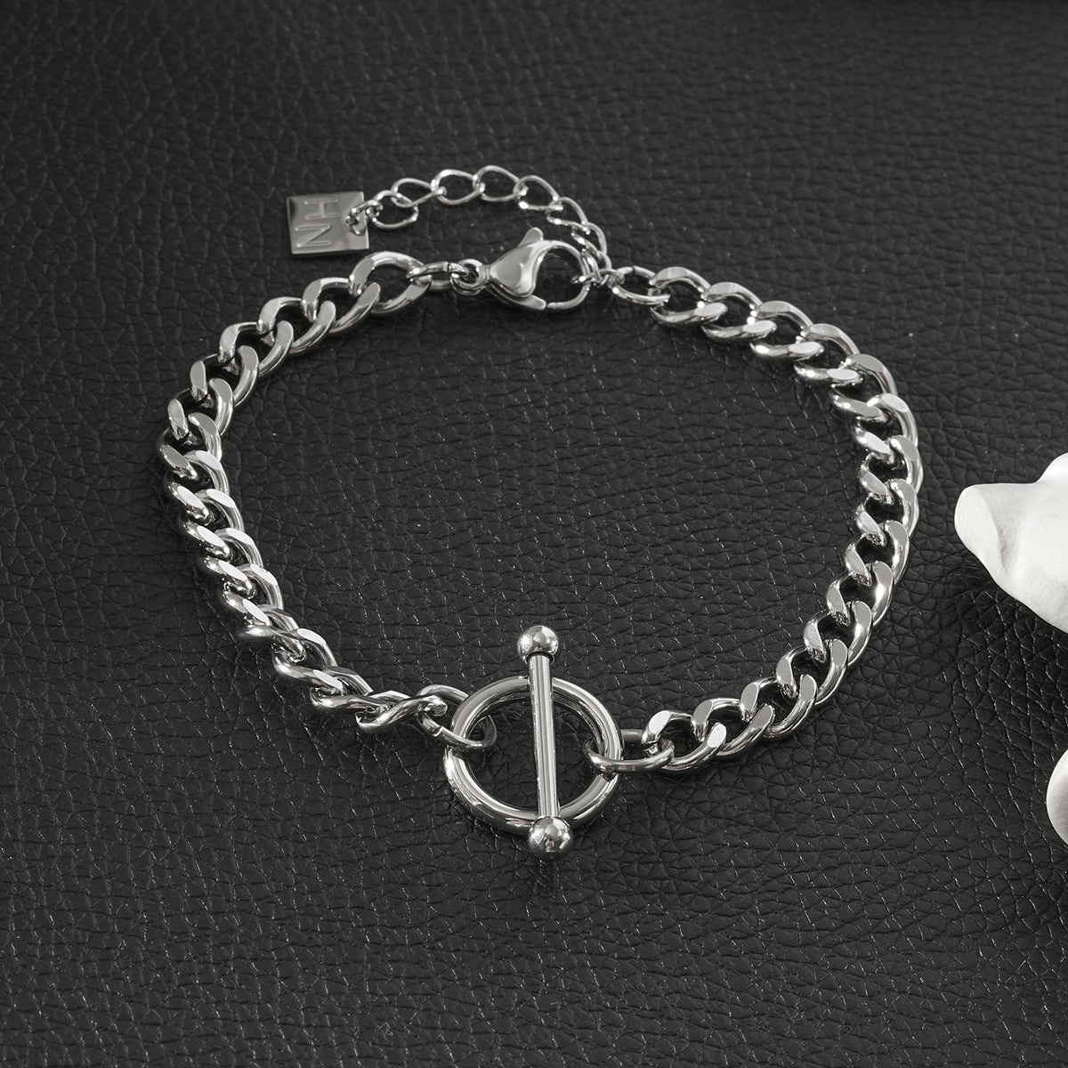 CENTO Silver (White Gold): Curb Chain Toggle Bracelet