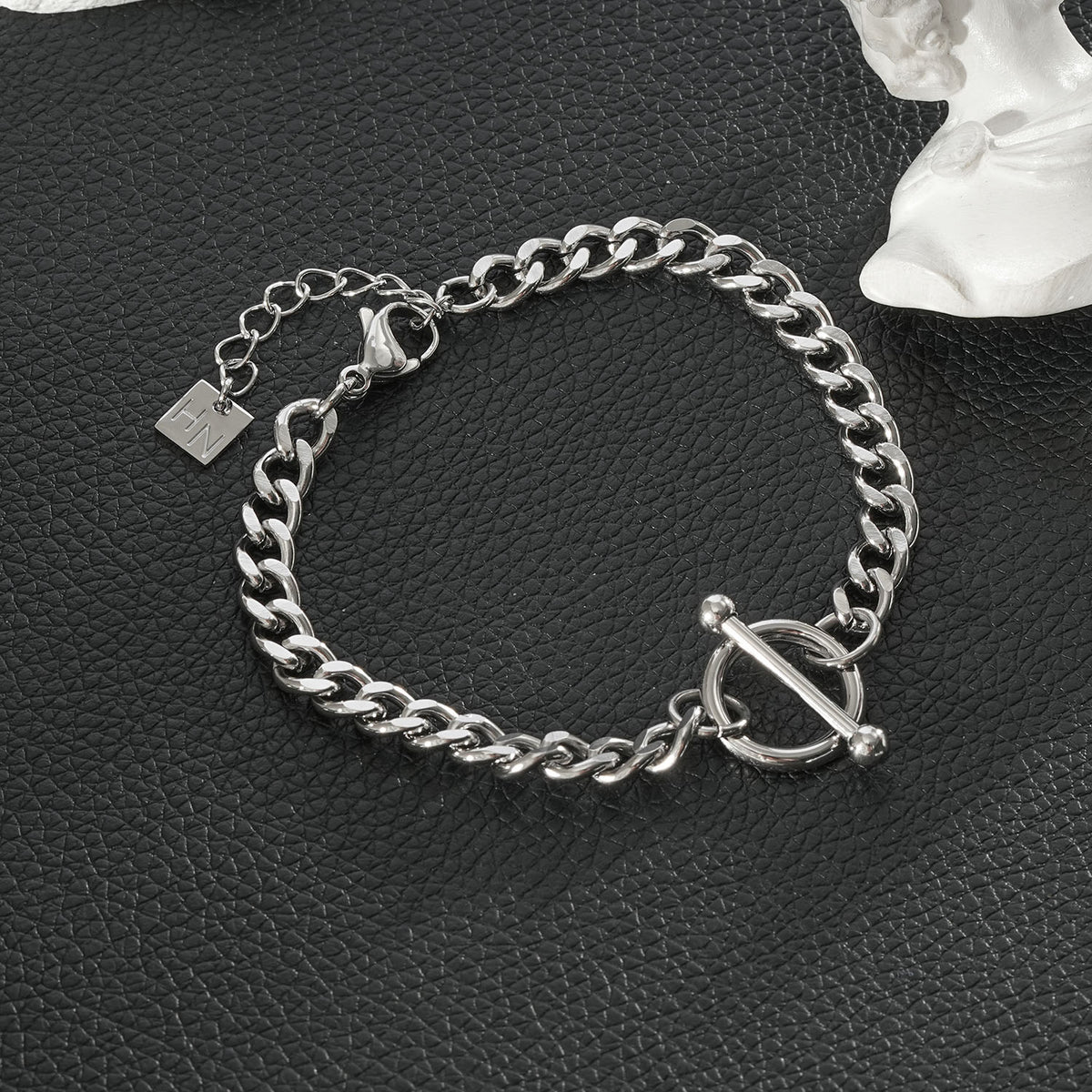 CENTO Silver (White Gold): Curb Chain Toggle Bracelet