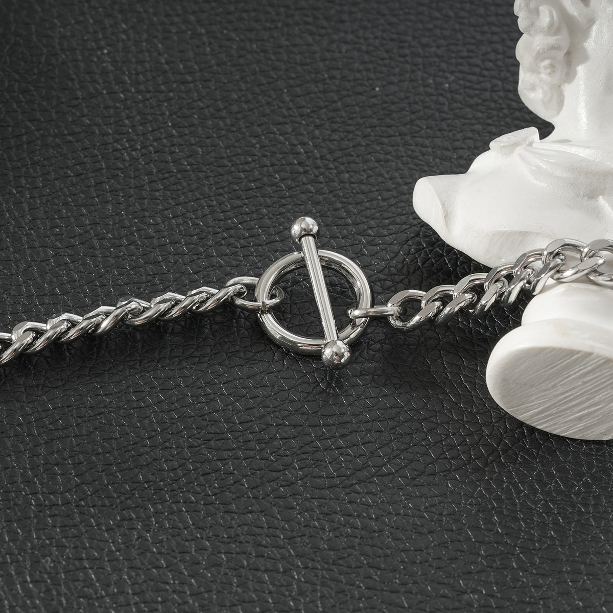 CENTO Silver (White Gold): Curb Chain Toggle Bracelet