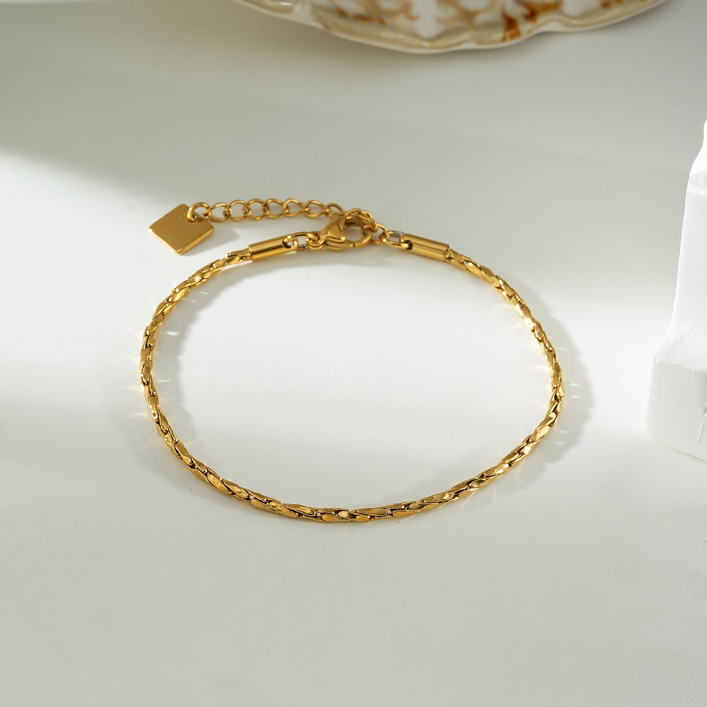 KANAI Gold: Modern Intricate Textured Twist Chain Bracelet