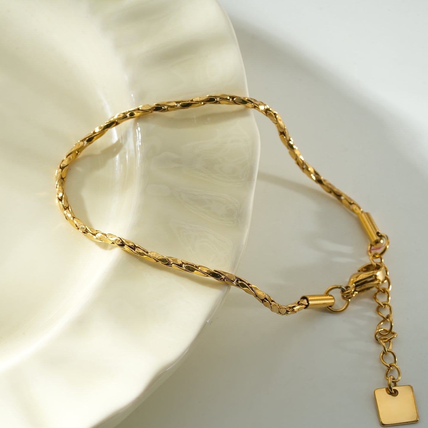 KANAI Gold: Modern Intricate Textured Twist Chain Bracelet